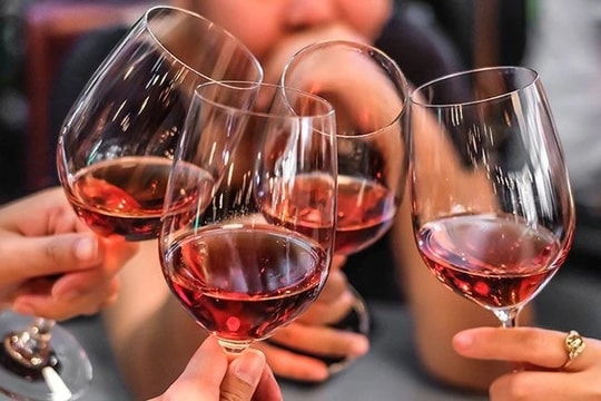 10 bí quyết chống say rượu hiệu quả ngày Tết