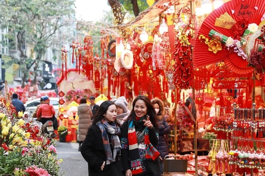 Tết rộn ràng trong phố 