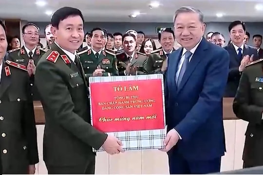 Tổng Bí thư Tô Lâm kiểm tra và chúc Tết cán bộ, chiến sĩ Cục An ninh mạng và phòng chống tội phạm sử dụng công nghệ cao, Bộ Công an