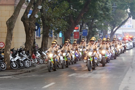 Lực lượng chức năng tước 284 giấy phép lái xe trong ngày 29 Tết 