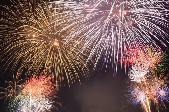 30 điểm xem bắn pháo hoa đêm giao thừa Tết Ất Tỵ 2025 tại Hà Nội