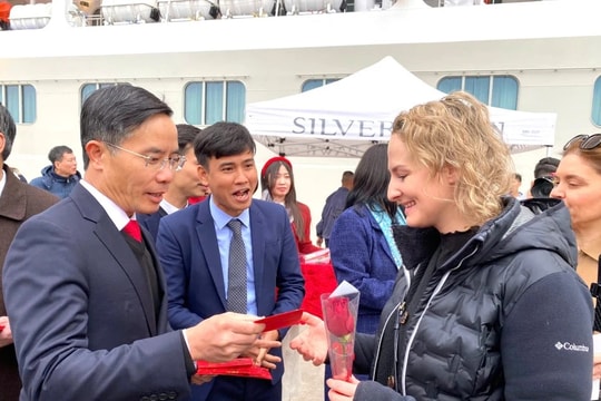 Quảng Ninh đón gần 970.000 lượt du khách dịp Tết Nguyên đán 