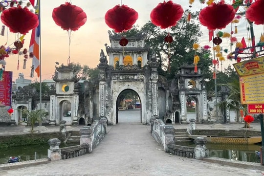 Chùa Bối Khê đón Bằng di tích quốc gia đặc biệt trong Lễ khai hội Xuân Ất Tỵ 2025