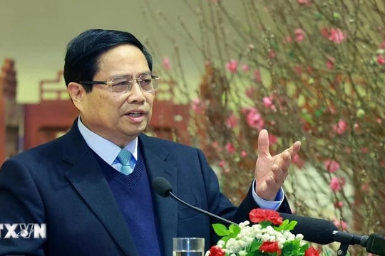 Thủ tướng Phạm Minh Chính chúc mừng năm mới 2025 và giao nhiệm vụ cho ngành Ngân hàng