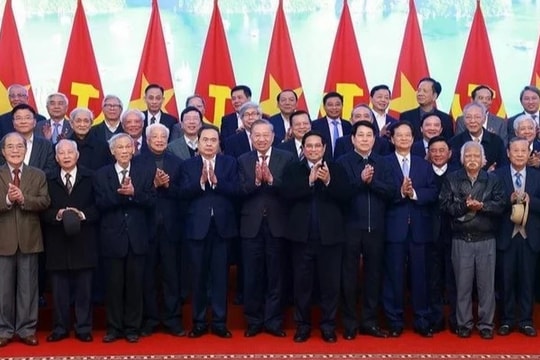 Gặp mặt thân mật 'Mừng Đảng quang vinh, mừng Xuân Ất Tỵ 2025'