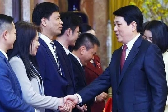 Chủ tịch nước Lương Cường gặp mặt đầu Xuân với Văn phòng Chủ tịch nước