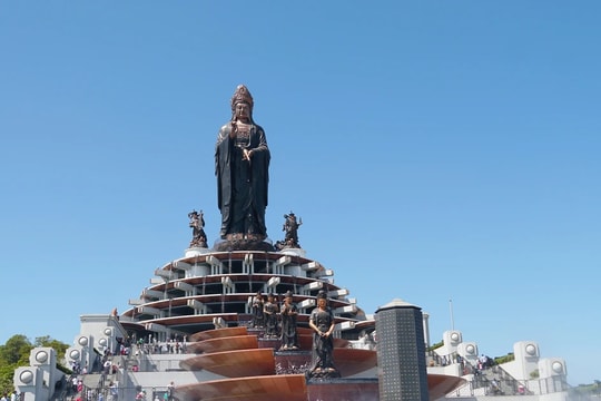 Tây Ninh: Du lịch tăng gấp đôi, thu hút hơn 100 triệu USD vốn FDI chỉ trong tháng 1