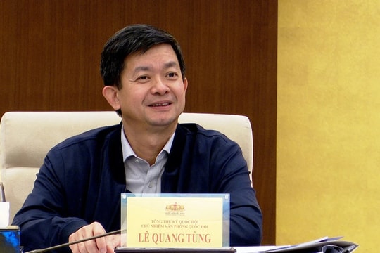 Tổng Thư ký Quốc hội, Chủ nhiệm Văn phòng Quốc hội Lê Quang Tùng chủ trì họp giao ban với các vụ, đơn vị