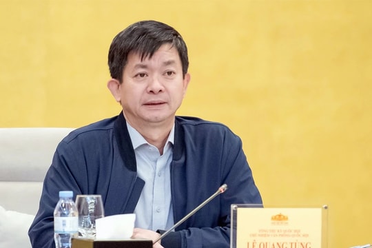 Tổng Thư ký Quốc hội, Chủ nhiệm Văn phòng Quốc hội Lê Quang Tùng chủ trì họp giao ban với các vụ, đơn vị