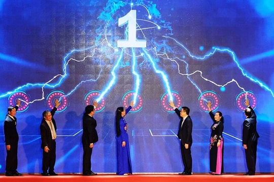 Gắn biển công trình chào mừng Đại hội đại biểu Đảng bộ tỉnh Quảng Ngãi lần thứ XXI