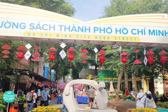 Hơn 1 triệu lượt khách tới Lễ hội Đường sách Tết Ất Tỵ