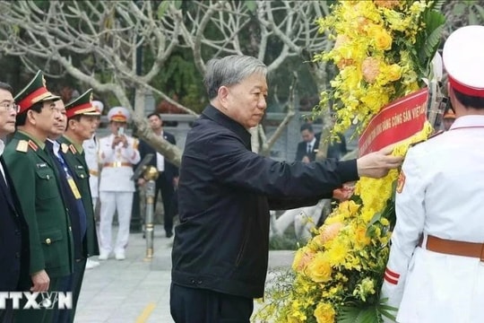 Tổng Bí thư Tô Lâm dâng hương tưởng nhớ và tri ân các Anh hùng liệt sỹ