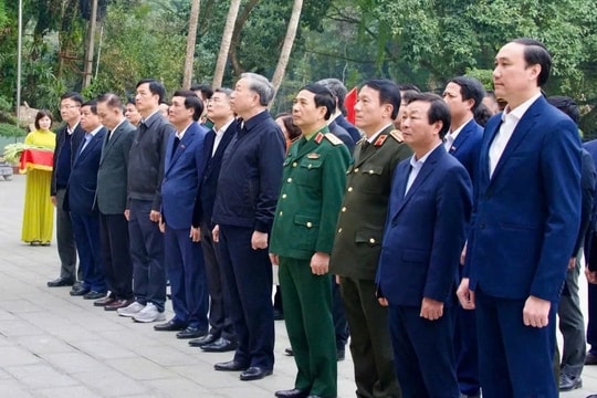 Tổng Bí thư Tô Lâm dâng hương tưởng niệm các Vua Hùng