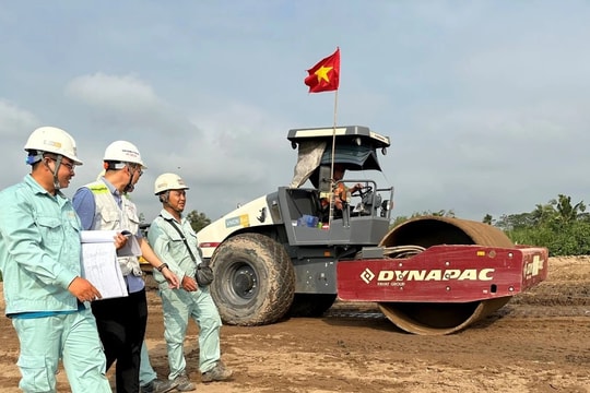 Thi công 3 ca, 4 kíp, làm xuyên Tết trên các tuyến cao tốc miền Tây