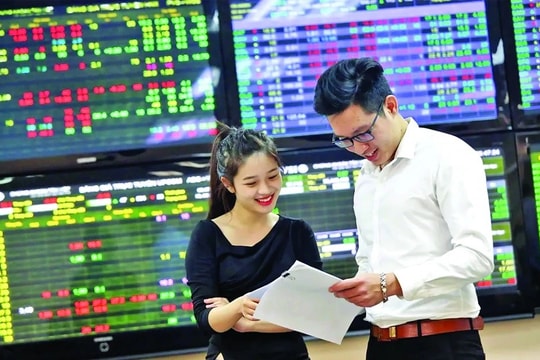  Mở rộng cửa cho dòng vốn quốc tế thông qua nâng hạng thị trường chứng khoán