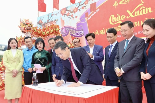 Quảng Ninh: Hội Khai bút đầu xuân chào xuân mới và kỷ nguyên vươn mình của dân tộc