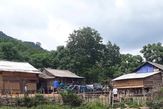 Cơ quan nào cấp vốn điều lệ cho quỹ phát triển đất hỗ trợ đồng bào dân tộc thiểu số?