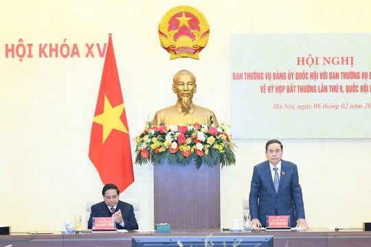 Chủ tịch Quốc hội Trần Thanh Mẫn và Thủ tướng Phạm Minh Chính đồng chủ trì Hội nghị của Ban Thường vụ Đảng ủy Quốc hội với Ban Thường vụ Đảng ủy Chính phủ