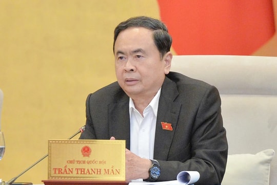 Chỉ quy định có tính nguyên tắc việc phân định thẩm quyền của Quốc hội, Chính phủ và các cơ quan trong bộ máy nhà nước