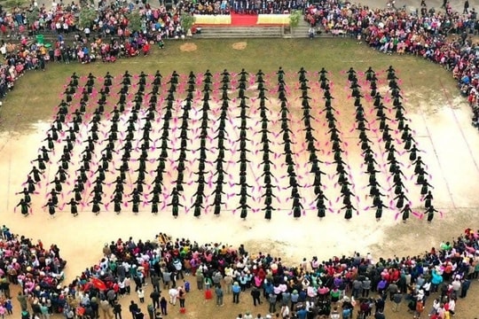 Lễ hội Xo May phô diễn văn hóa Tày Yên Bái