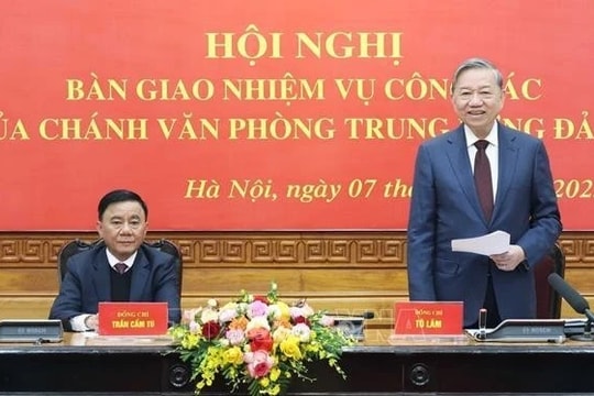 Tổng Bí thư Tô Lâm dự Hội nghị bàn giao nhiệm vụ công tác của Chánh Văn phòng Trung ương Đảng