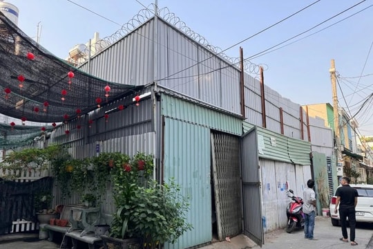 UBND quận Bình Tân thụ lý khiếu nại vụ việc ban hành quyết định xử phạt khi tòa án đang thụ lý vụ án