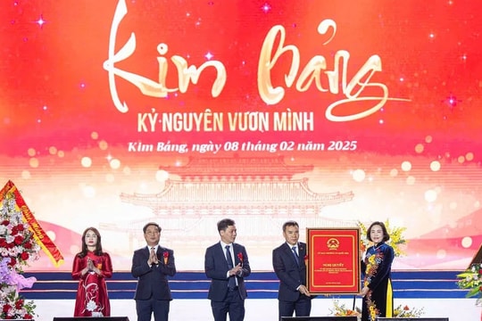 Phó Chủ tịch Quốc hội Nguyễn Thị Thanh dự Lễ công bố Nghị quyết thành lập thị xã Kim Bảng, tỉnh Hà Nam 