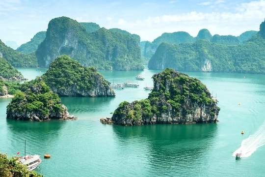 Khách quốc tế đến Việt Nam tăng 36,9% so với cùng kỳ năm trước