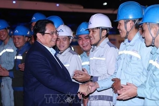 Thủ tướng Phạm Minh Chính: Hòa Phát nghiên cứu sản xuất thép chất lượng cao, phục vụ các dự án đường sắt