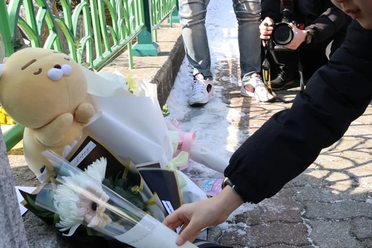 Vụ bé gái bị giáo viên đâm tử vong ở Hàn Quốc: Báo động về sức khỏe tâm thần của giáo viên và an toàn trường học