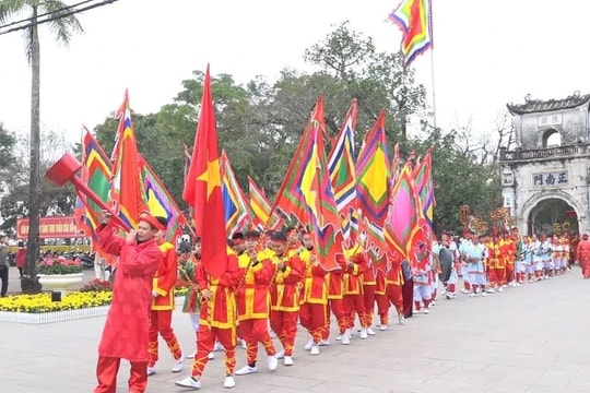  Lễ rước nước, tế cá tại Đền Trần