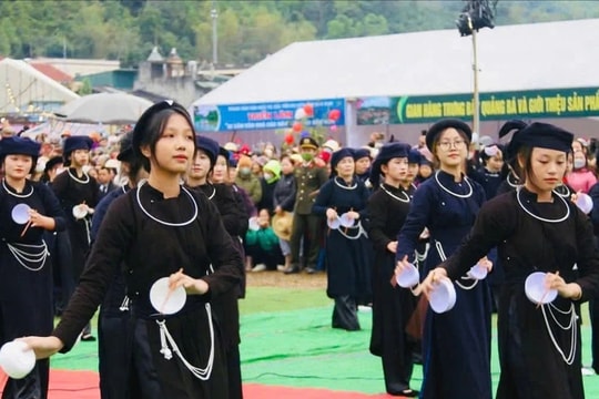 Lễ hội Lồng tồng Phủ Thông, Bắc Kạn được tổ chức từ 15 -17.2