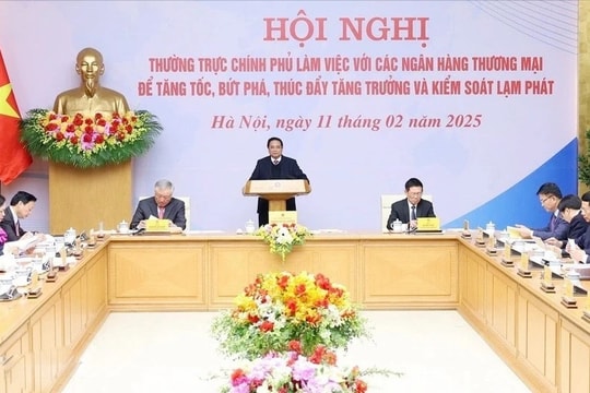 Thủ tướng Phạm Minh Chính chủ trì hội nghị với các ngân hàng thương mại