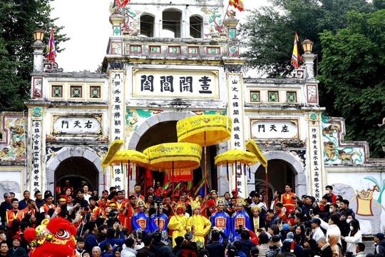 Tiếp cận toàn diện, nhìn nhận thấu đáo để giữ gìn bản sắc lễ hội