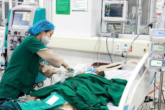 Người đàn ông hôn mê vì ngộ độc rượu sau 10 ngày "nhậu" liên tiếp