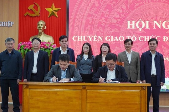 Đảng ủy Khối doanh nghiệp tỉnh Quảng Bình chuyển giao các tổ chức đảng về địa phương