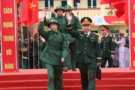 Các địa phương trên địa bàn Quân khu 1 đồng loạt tổ chức giao nhận quân năm 2025