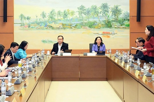 Chủ tịch Quốc hội Trần Thanh Mẫn dự thảo luận Tổ các dự luật về tổ chức Chính phủ, chính quyền địa phương