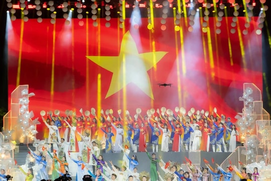 Lễ hội Áo dài TP. Hồ Chí Minh lần thứ 11 có chủ đề “Áo dài Việt Nam – Vươn cao Việt Nam”