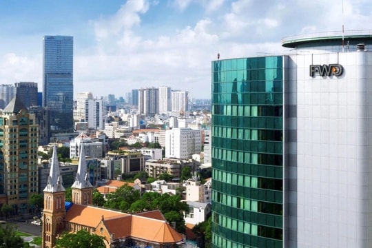 Chưa xóa hết lỗ lũy kế hàng nghìn tỷ, Bảo hiểm nhân thọ FWD Việt Nam bị phạt hàng trăm triệu vì "lôi kéo khách hàng bất chính"