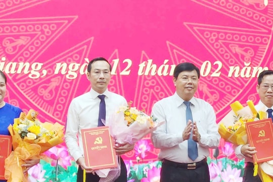 Kiên Giang: Công bố các quyết định về tổ chức bộ máy và cán bộ