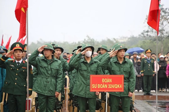 Gần 1.200 công dân Quảng Bình lên đường nhập ngũ