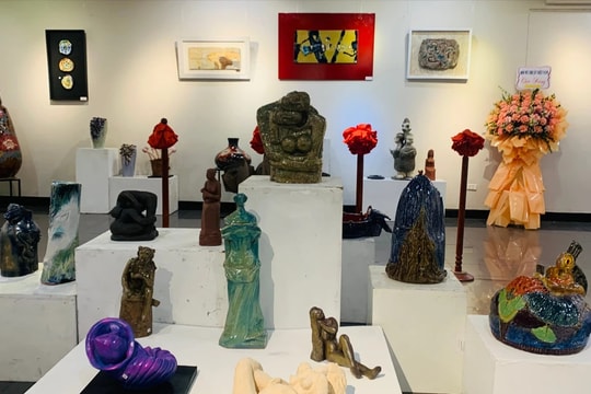 Gốm Bắc - Nam hội tụ trong “Dáng xuân 2025"