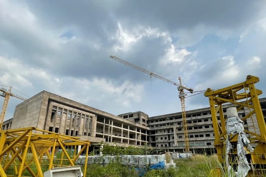Cận cảnh Bệnh viện Ung bướu Cần Thơ đầu tư 1.700 tỷ đồng, xây dựng hơn 7 năm chưa xong