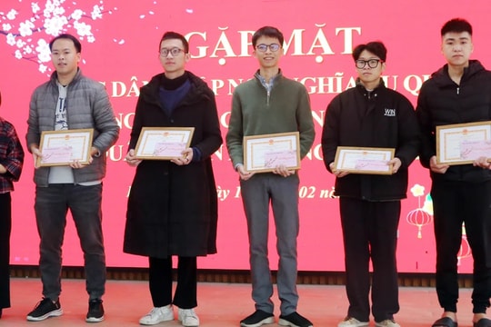 Thanh niên Ba Đình phấn khởi lên đường nhập ngũ