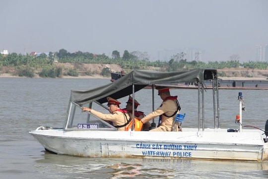 Tăng cường bảo đảm an toàn các lễ hội rước nước đầu năm trên sông Hồng 