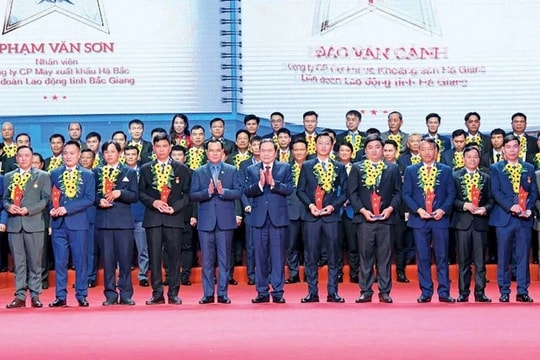 Truyền cảm hứng mạnh mẽ để đoàn viên, công nhân phấn đấu trở thành đảng viên