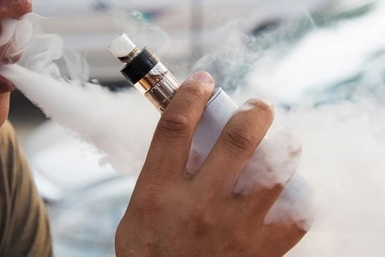 Bị xử phạt vi phạm hành chính vì sử dụng thuốc lá điện tử, thuốc lá nung nóng: sẽ gửi thông báo tới cơ quan, tổ chức?