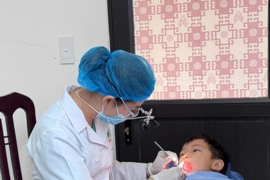 Khám bệnh, phát thuốc cho người dân Yên Sơn, Tuyên Quang