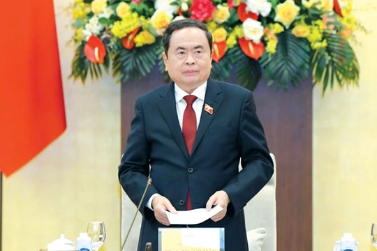 Ban Thường vụ Đảng ủy Quốc hội và Ủy ban Thường vụ Quốc hội xem xét, quyết định nhiệm vụ, quyền hạn và cơ cấu tổ chức cụ thể các cơ quan của Quốc hội